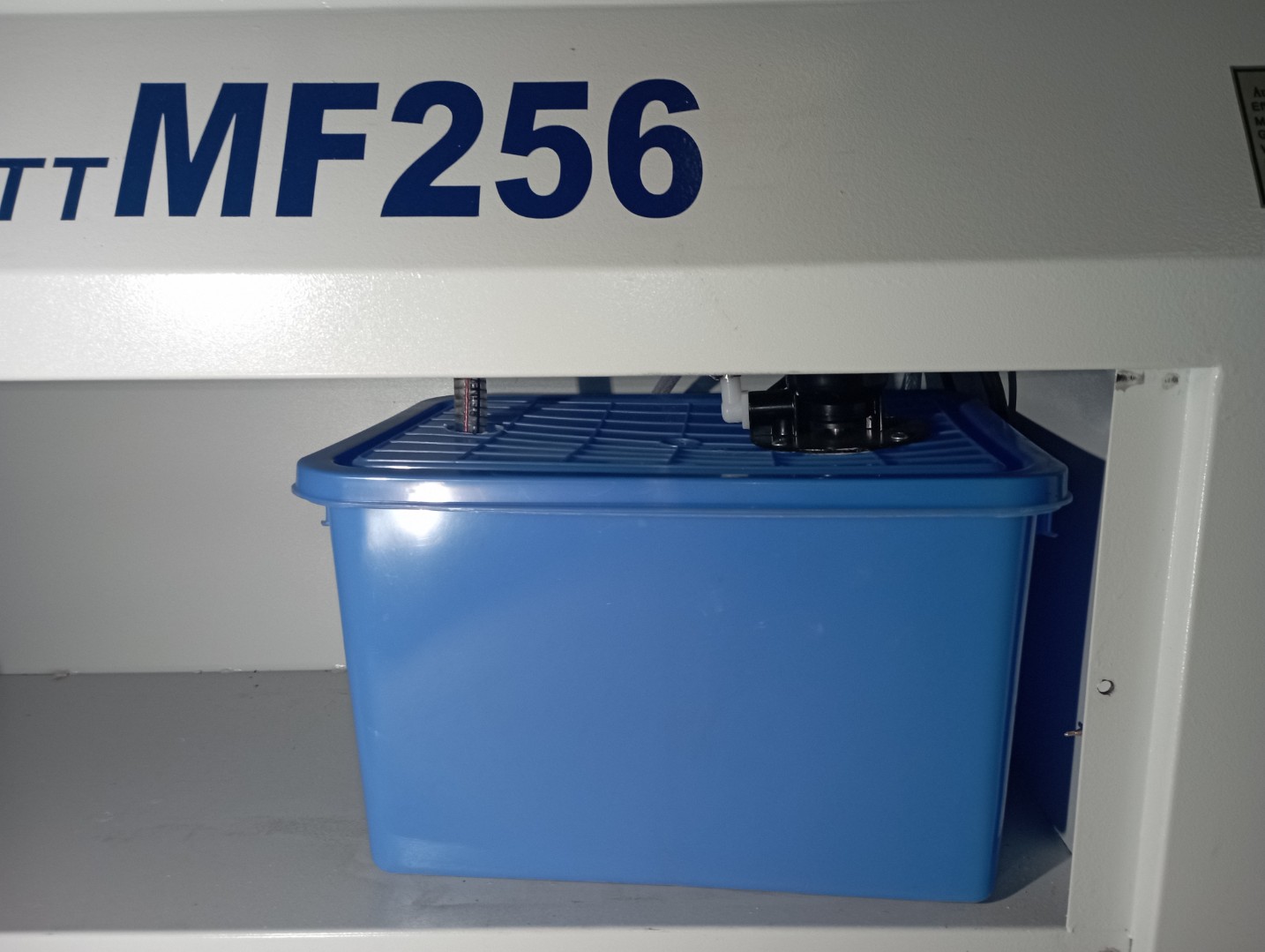 Полуавтоматический заточной станок   MF256 (до 700 мм) для плоских ножей дробилок, шредеров, строгальных станков и пр.