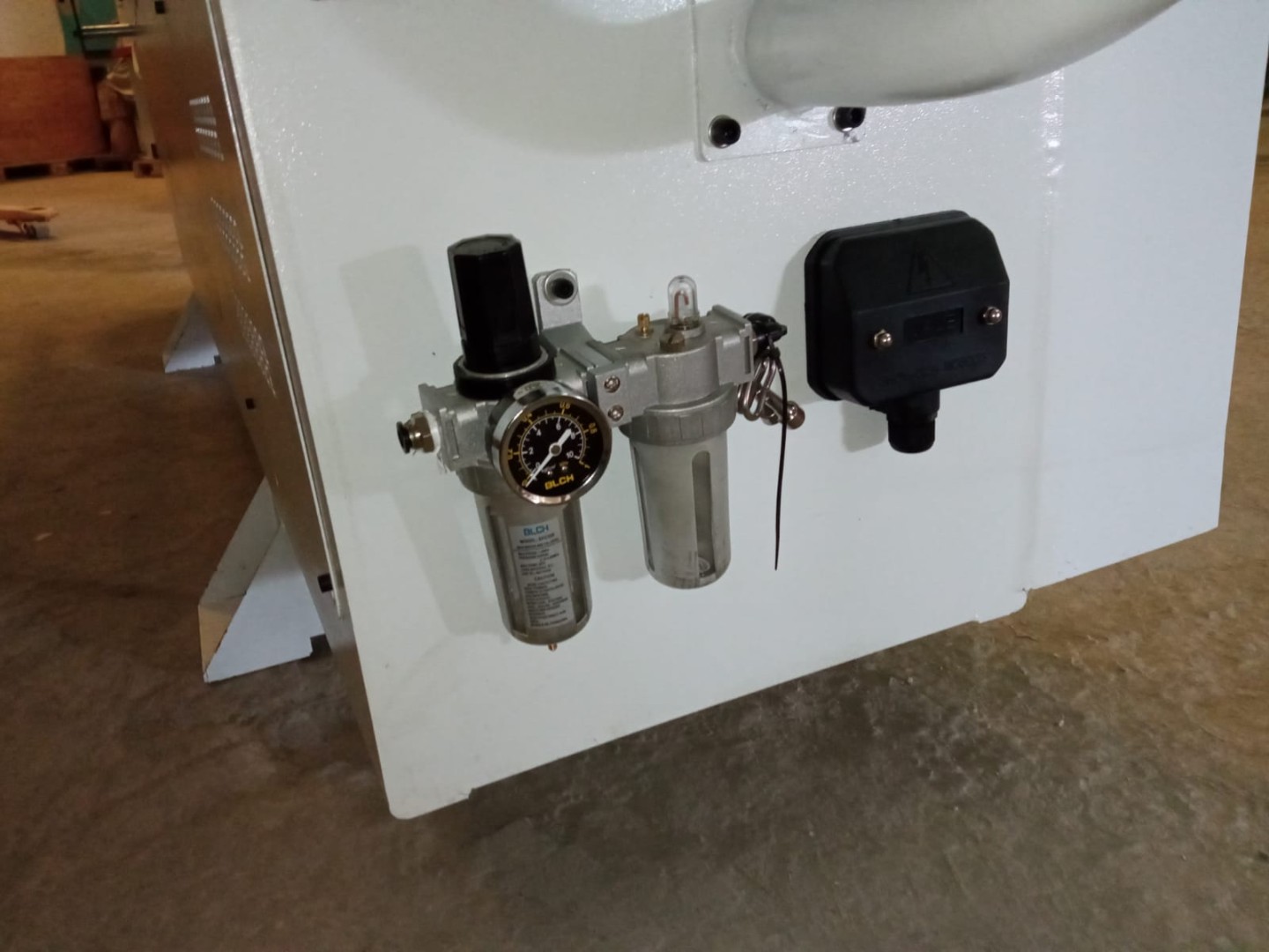 Кромкооблицовочный станок MF367А