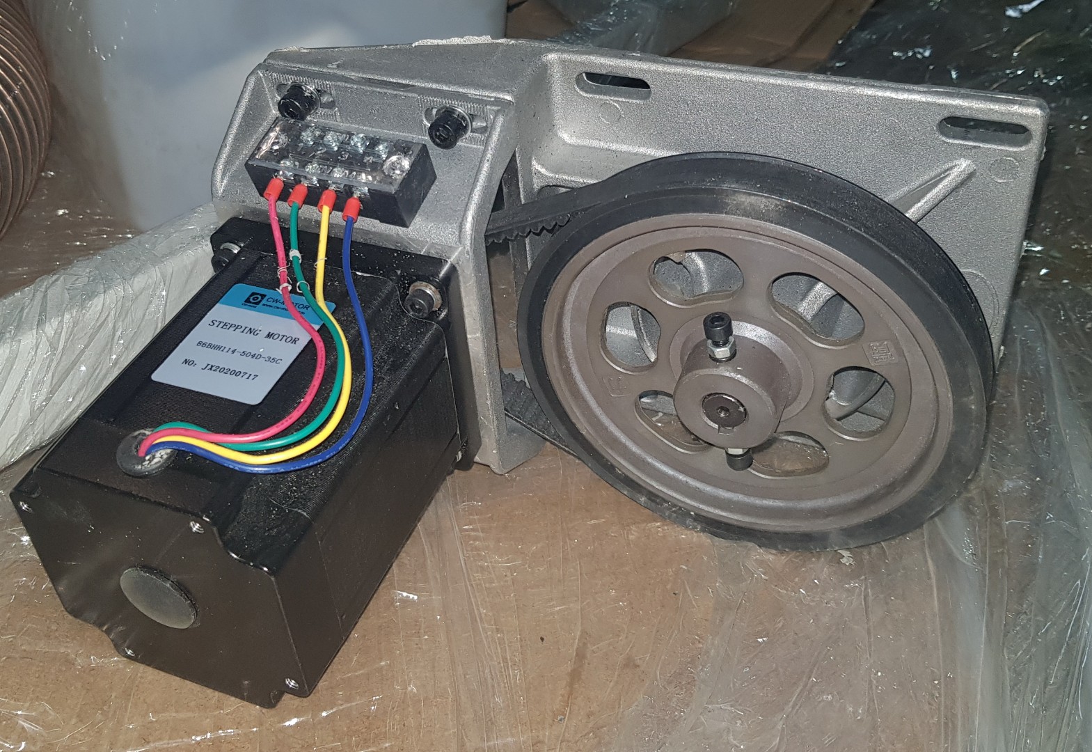 Фрезерный станок с ЧПУ LTT-1616А с вакуумным столом для раскроя фанеры, NC-Studio