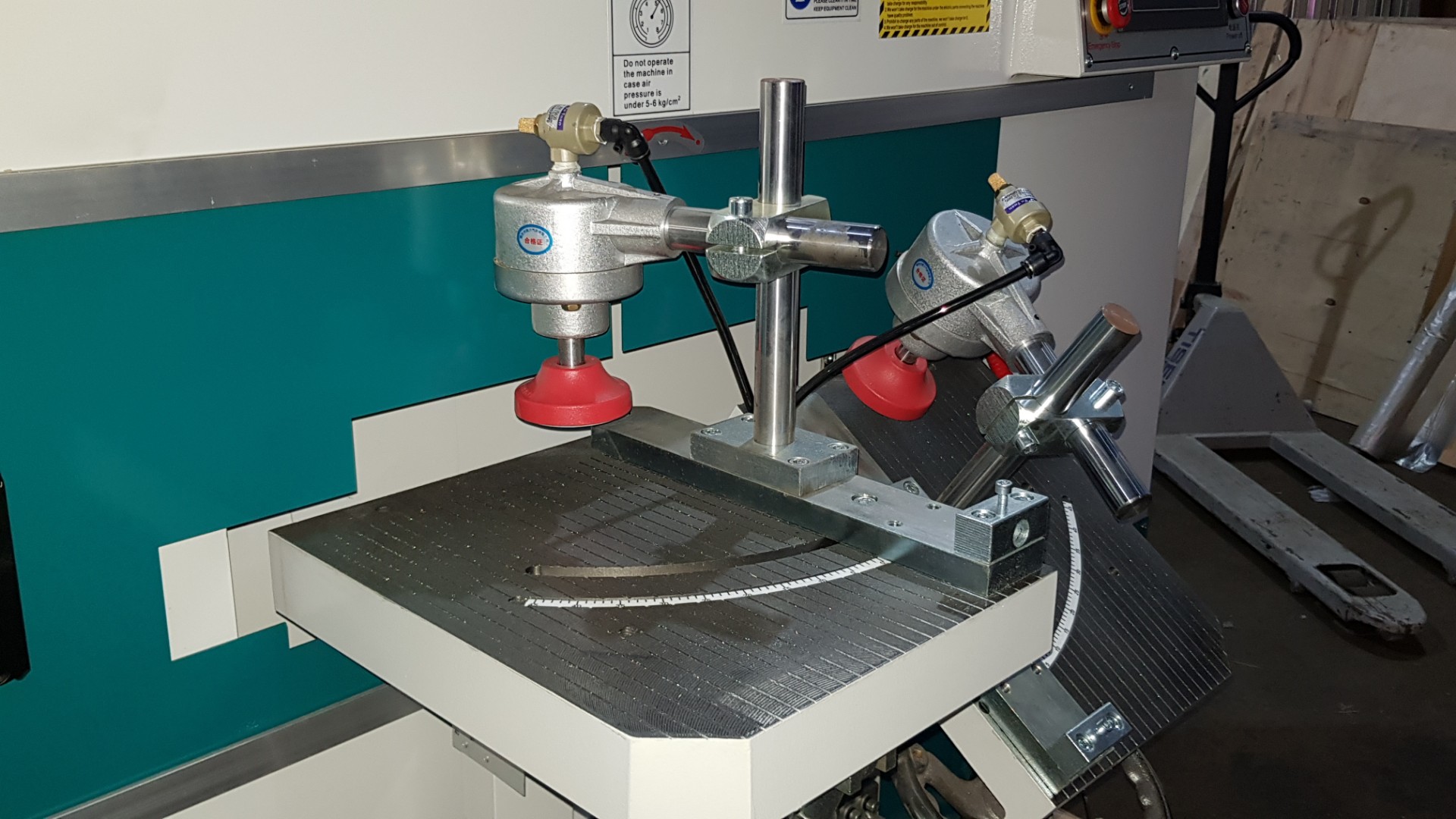 Шипорезный станок с ЧПУ CNC-200 для производства стульев и столов