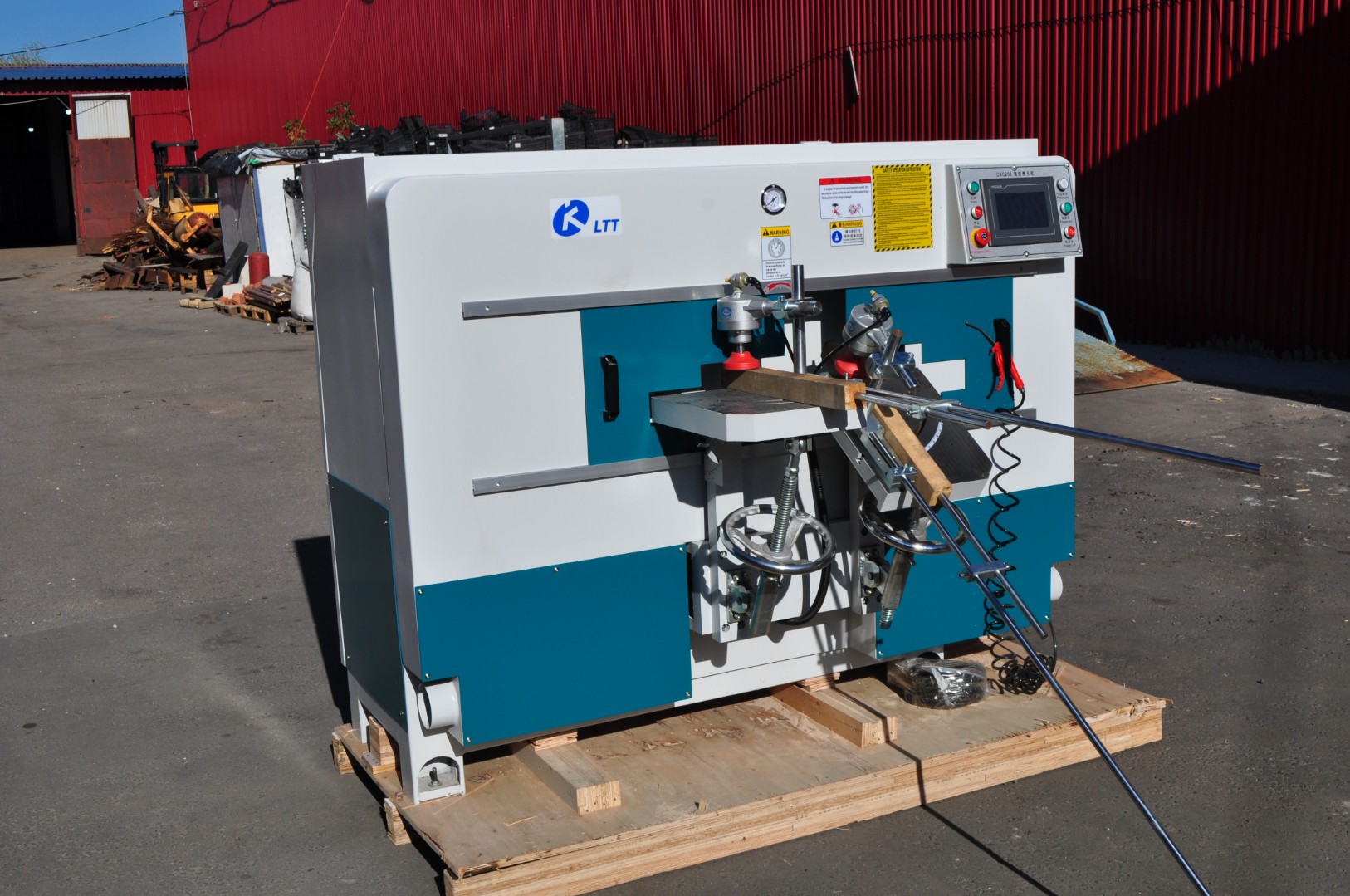 Шипорезный станок с ЧПУ CNC-200 для производства стульев и столов