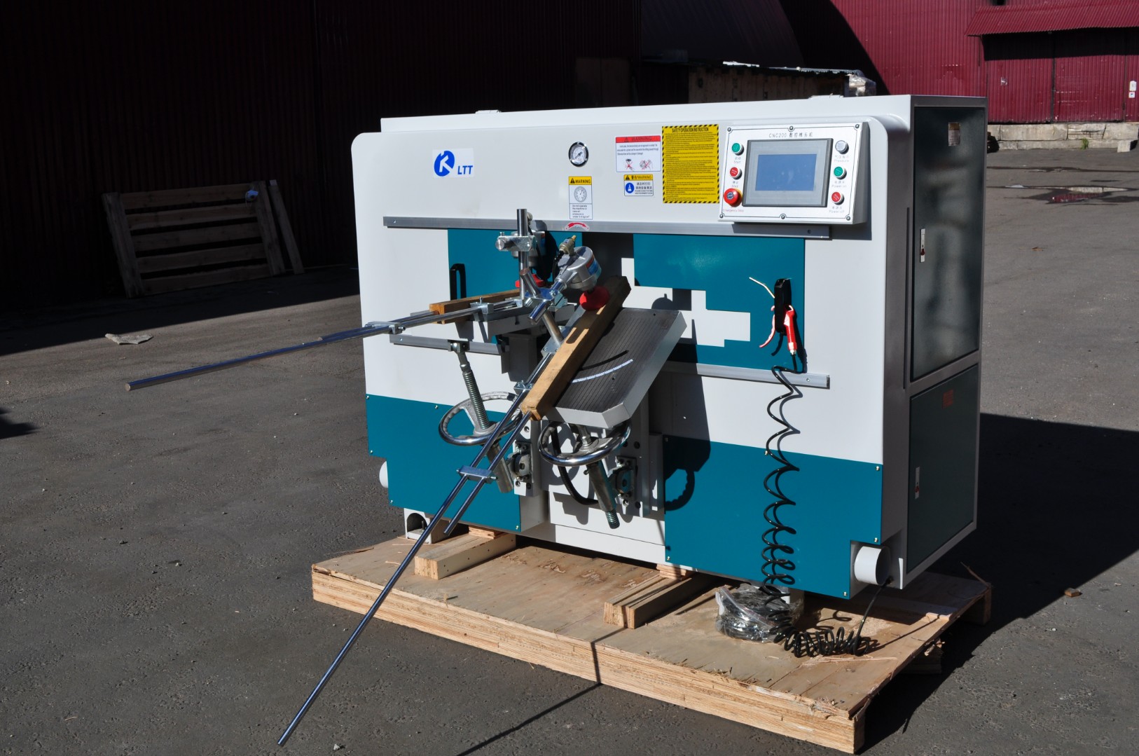 Шипорезный станок с ЧПУ CNC-200 для производства стульев и столов
