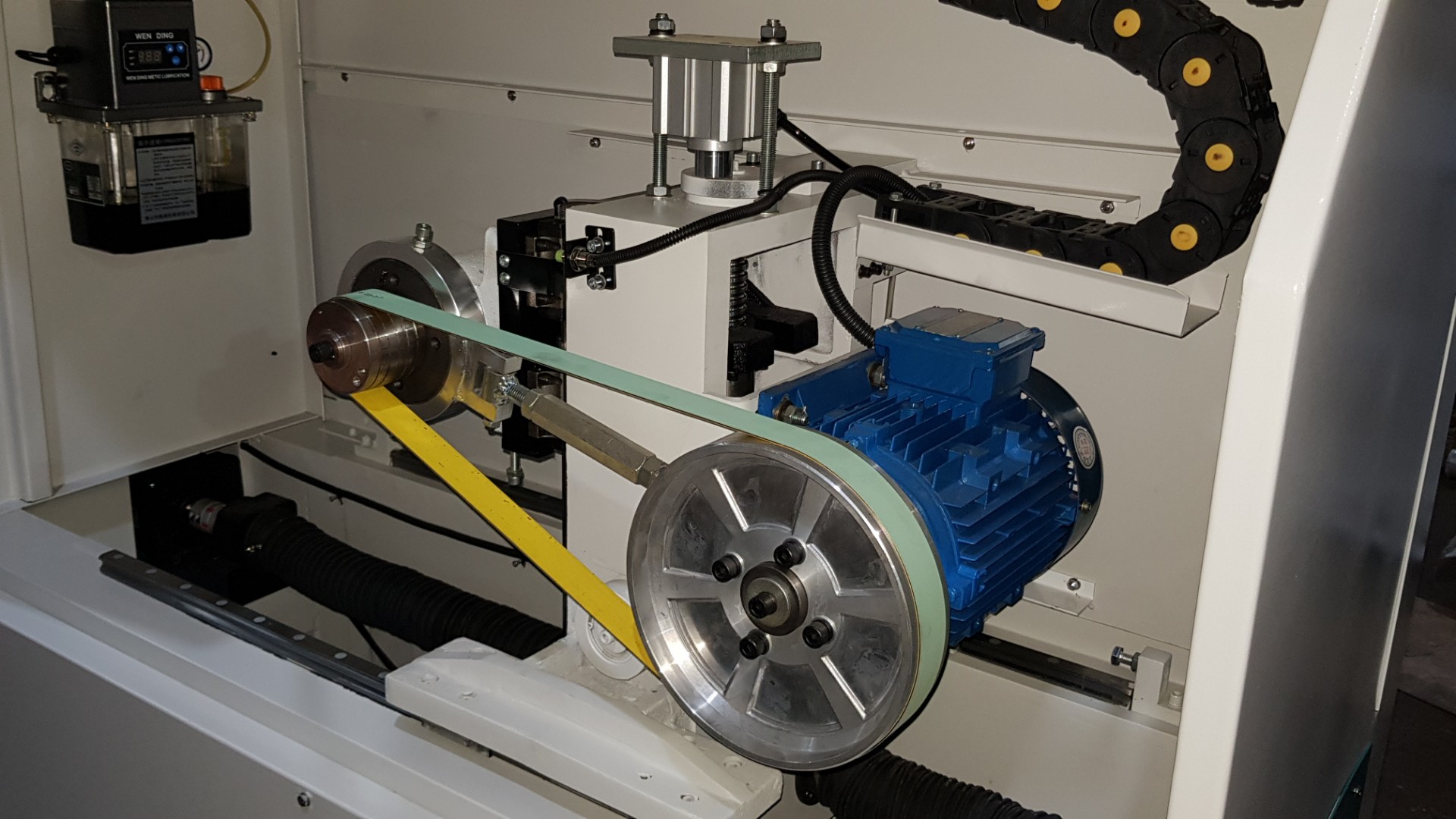 Шипорезный станок с ЧПУ мод.CNC-200 для производства ножек стульев и столов