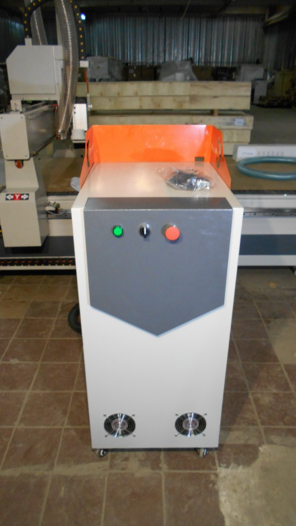 Фрезерный станок с ЧПУ LTT-1325A