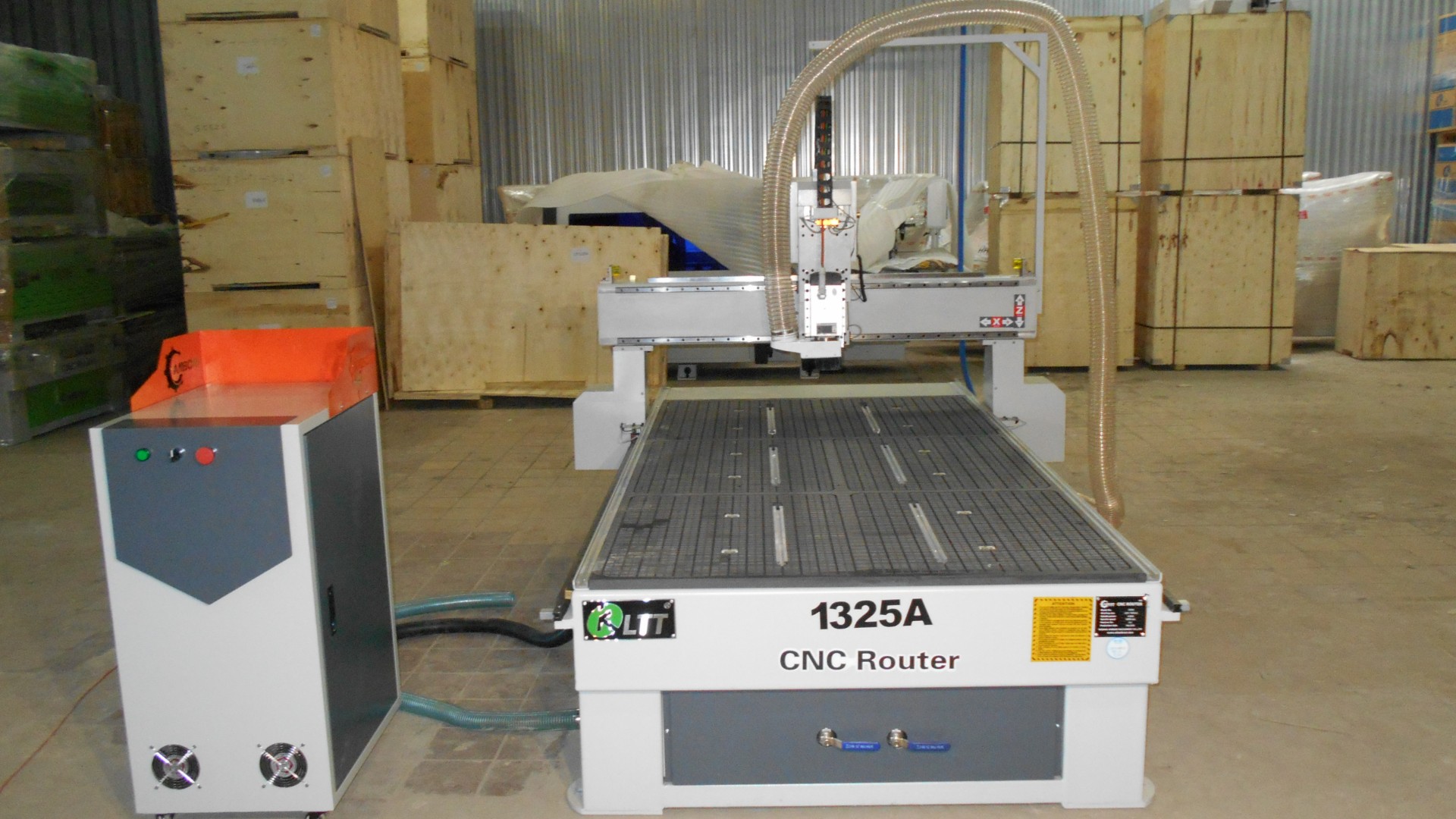 Фрезерный станок с ЧПУ LTT-1325A