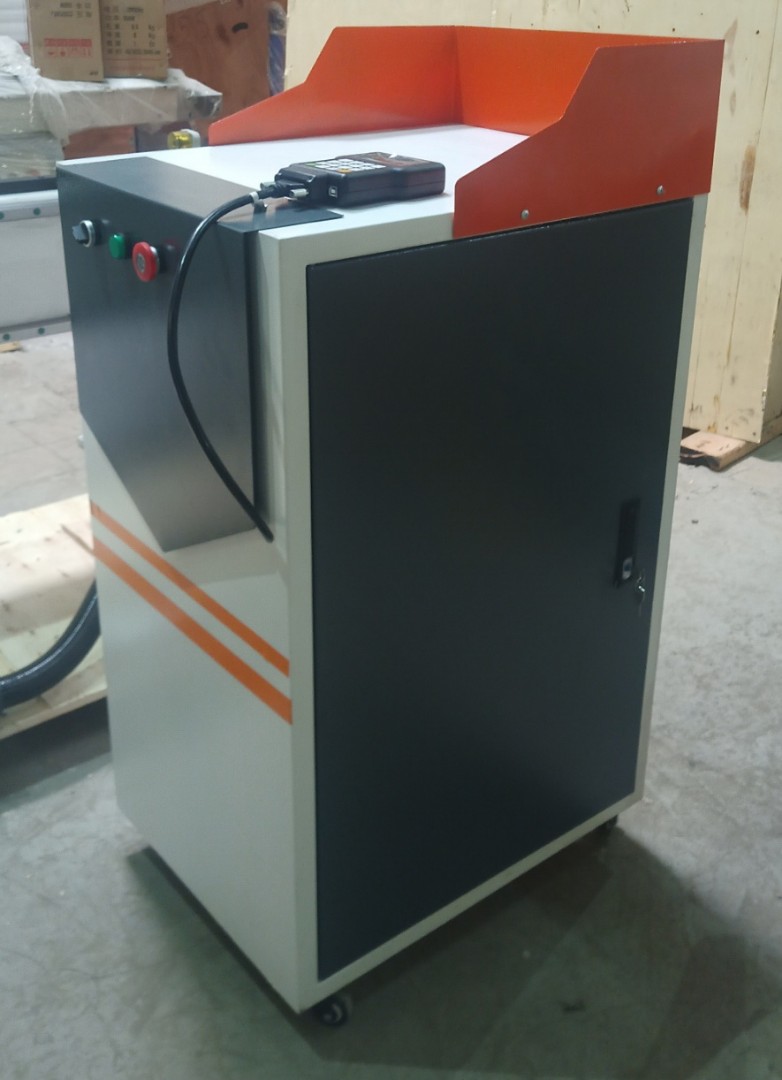 Фрезерный станок с ЧПУ КСТ-1325A, с вакуумным столом