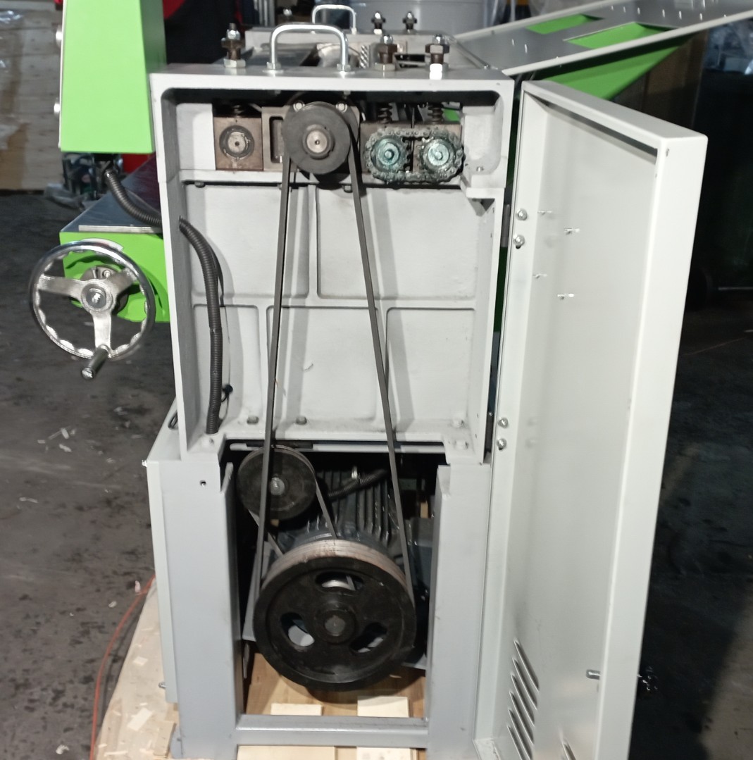 Рейсмусовый станок  MB108HL спиральный вал (шейперный) с электроподъёмом стола