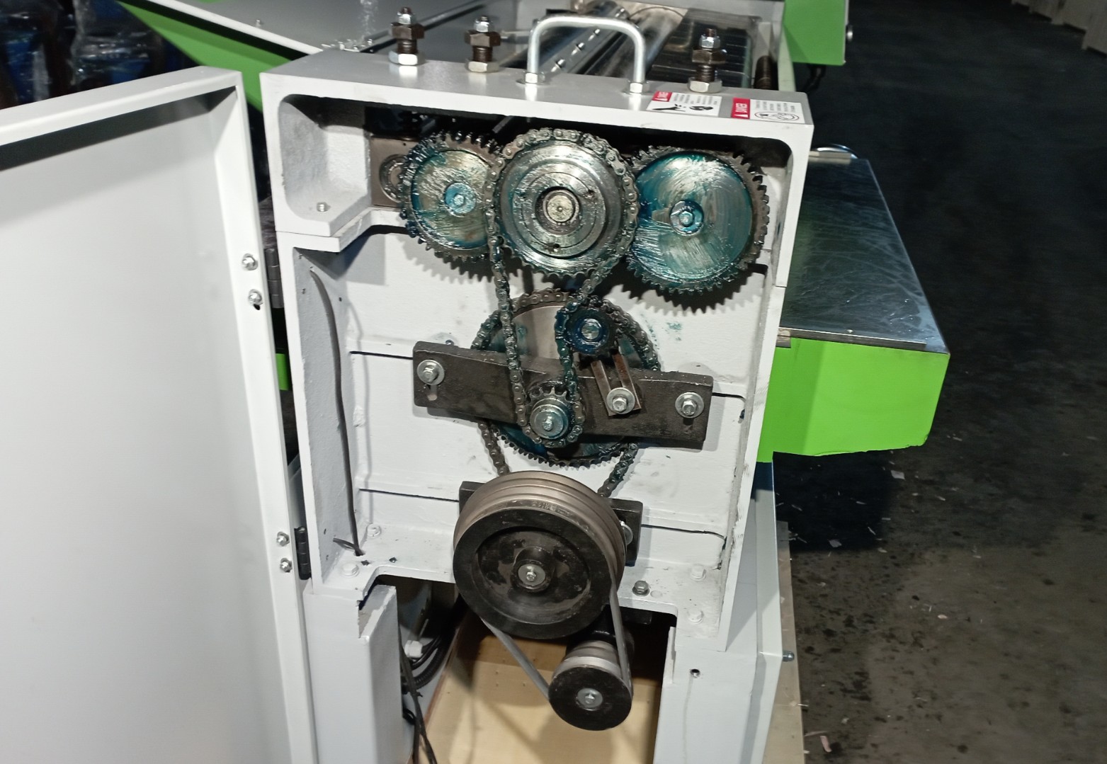 Рейсмусовый станок  MB108HL спиральный вал (шейперный) с электроподъёмом стола