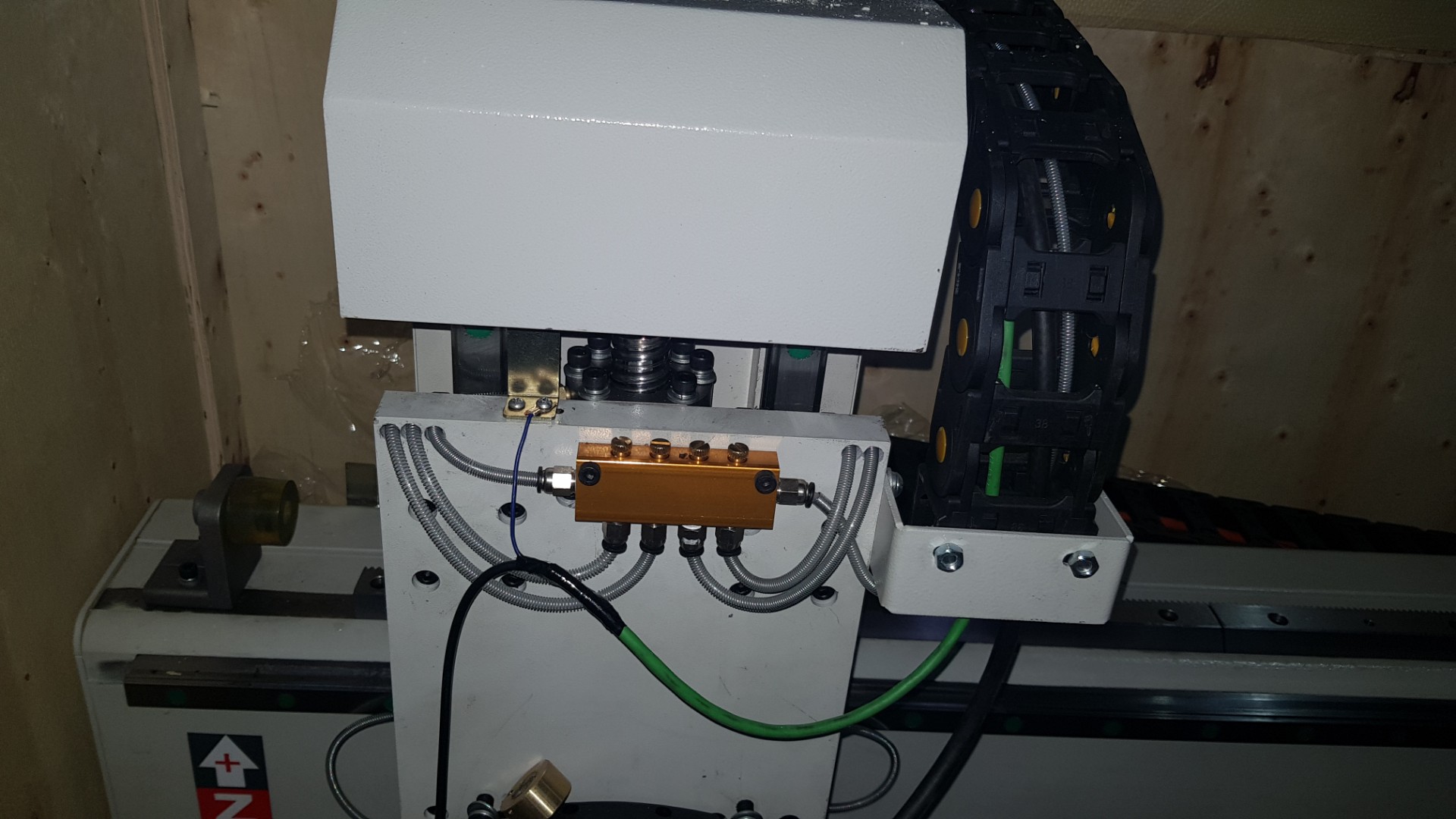 Фрезерный станок с ЧПУ LTT-1616А (DSP) с вакуумным столом для раскроя фанеры