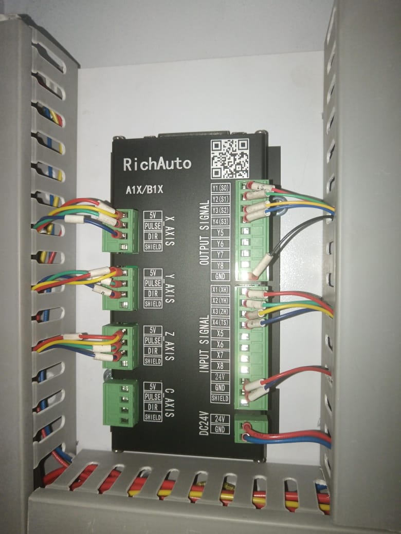 Фрезерно-гравировальный станок с ЧПУ  мод. LTT-3021A