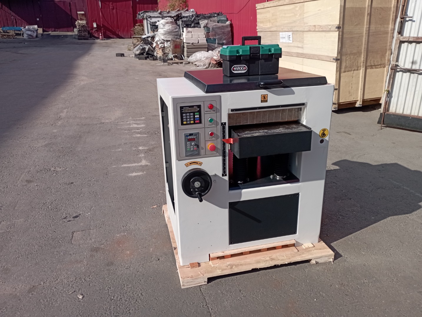Рейсмусовый станок МВ430L с  электроподъёмом стола  и  шейперным ножевым барабаном