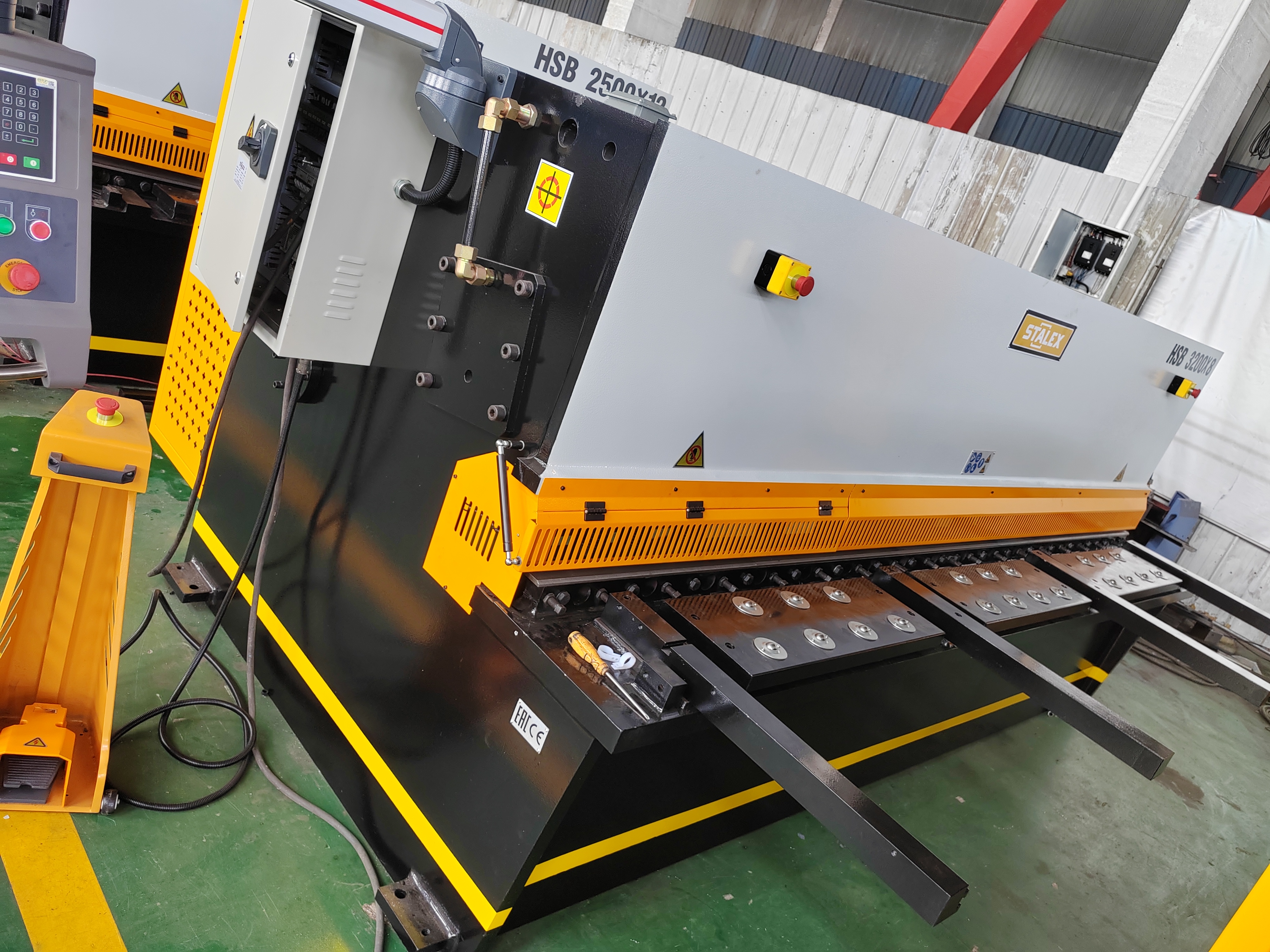 Гильотина гидравлическая Stalex HSB 3200x6