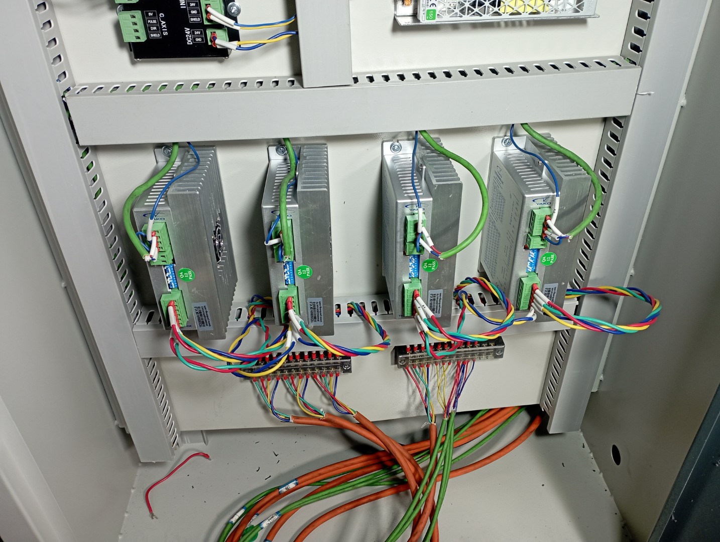 Фрезерный станок с ЧПУ LTT-1325A(DSP), вакуумный стол
