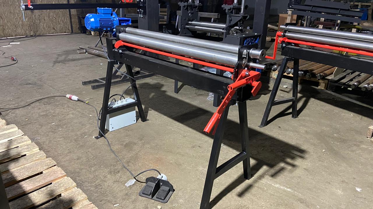 Вальцовочный станок трех-валковый электро RME-1300x0.8mm