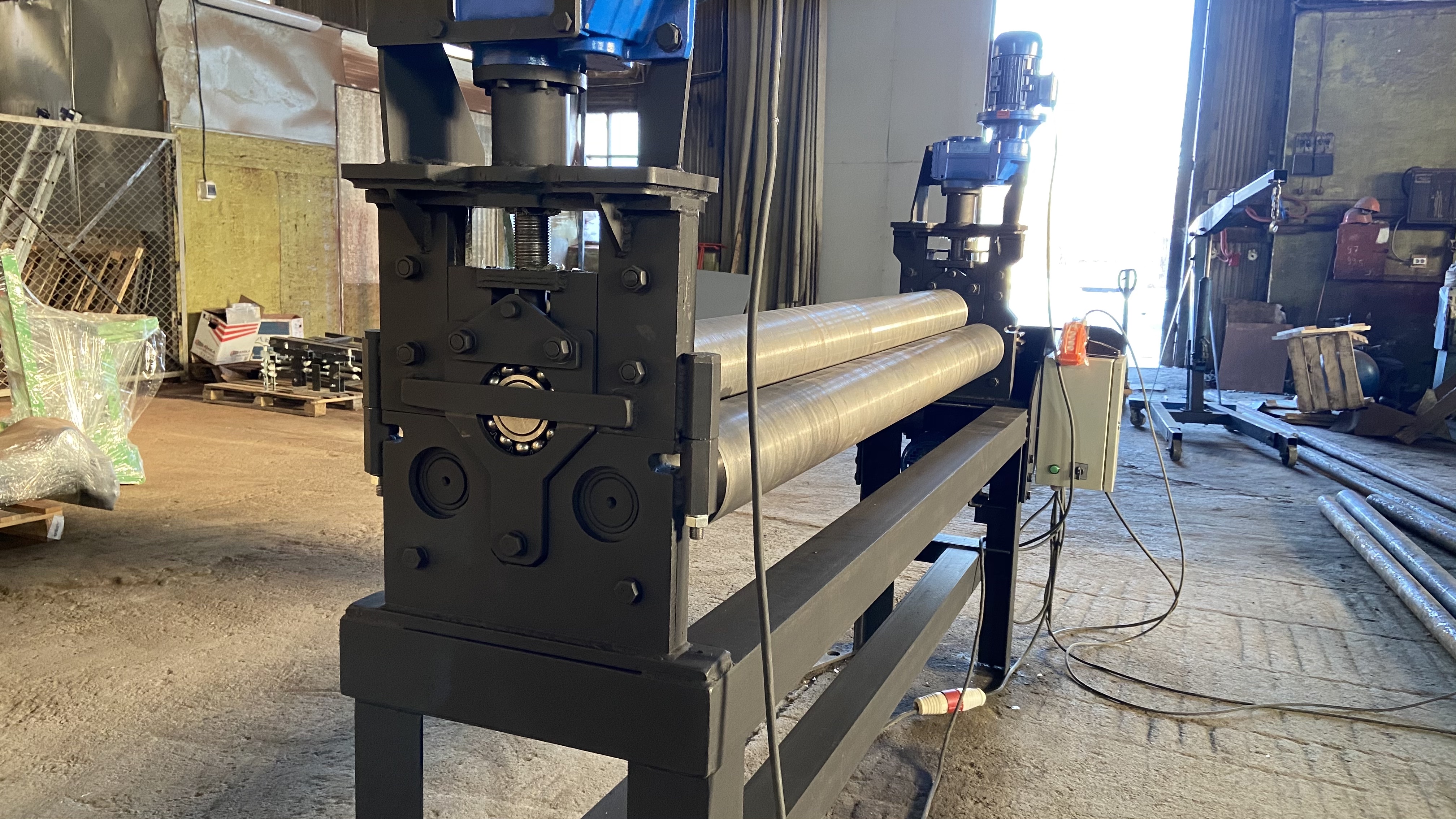 Вальцовочный станок трех-валковый электро RME-1300x10mm