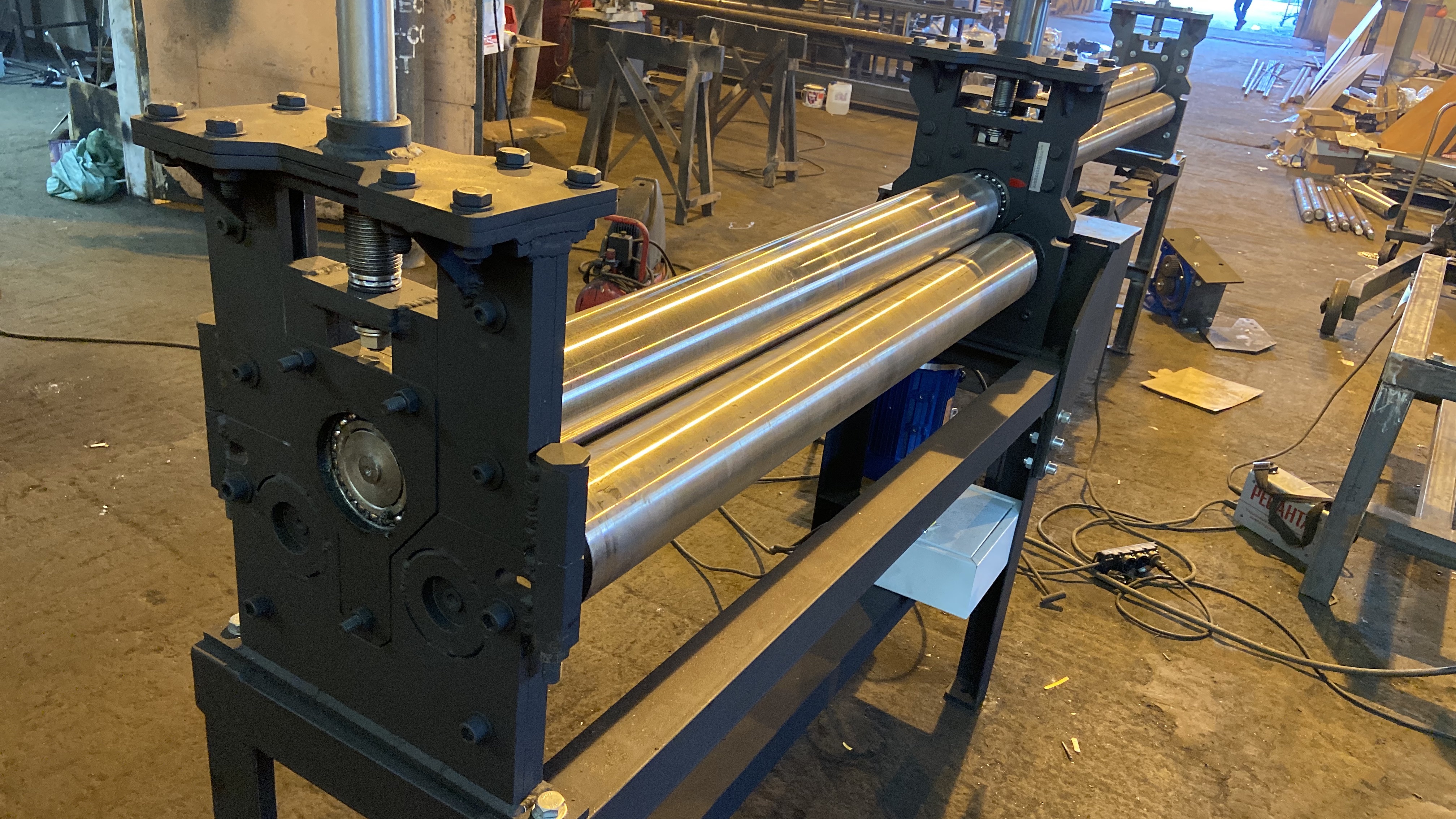 Вальцовочный станок трех-валковый электро RME-1300x4mm