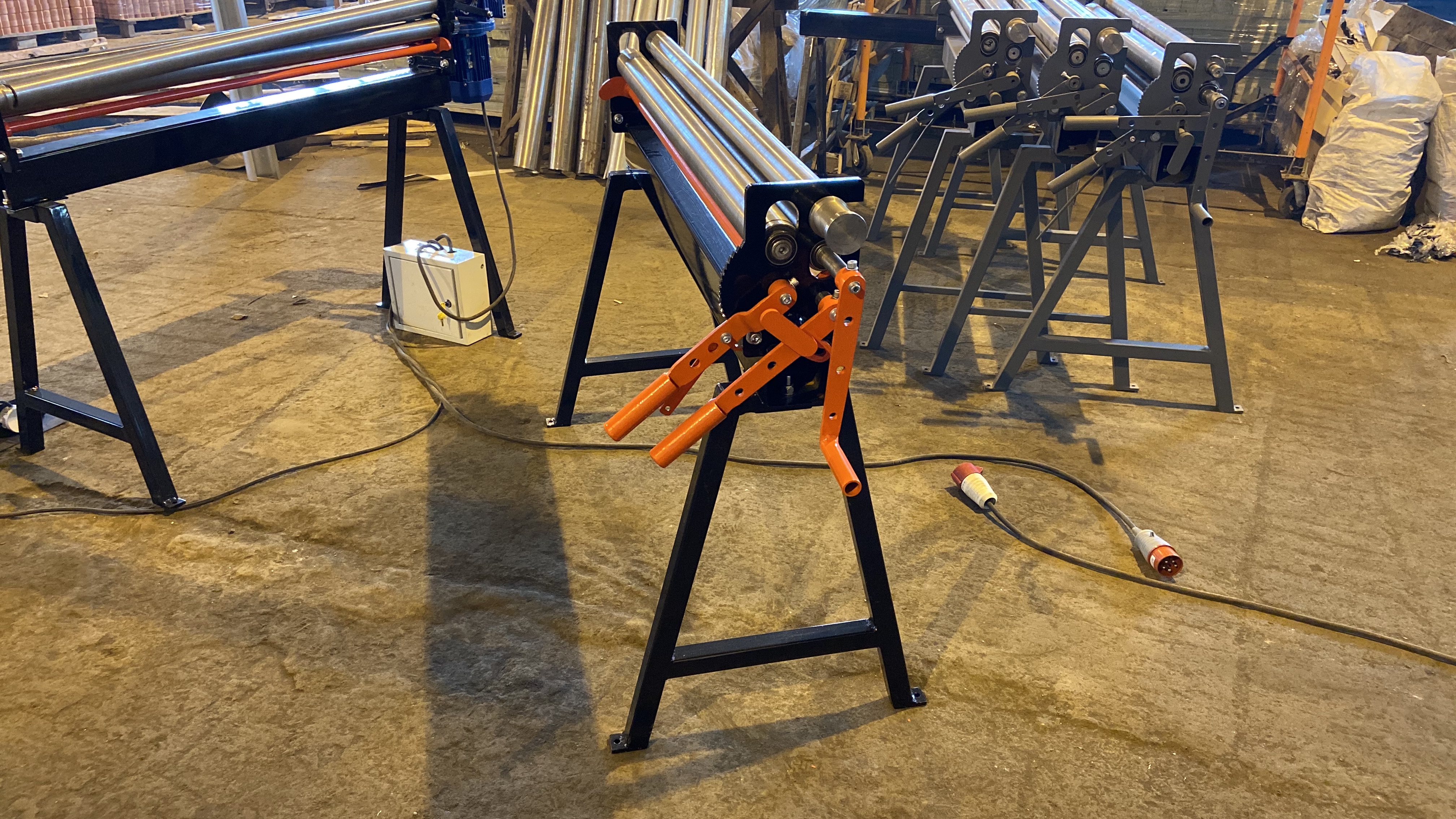 Вальцовочный станок трехвалковый ручной RM-1300x1.2mm