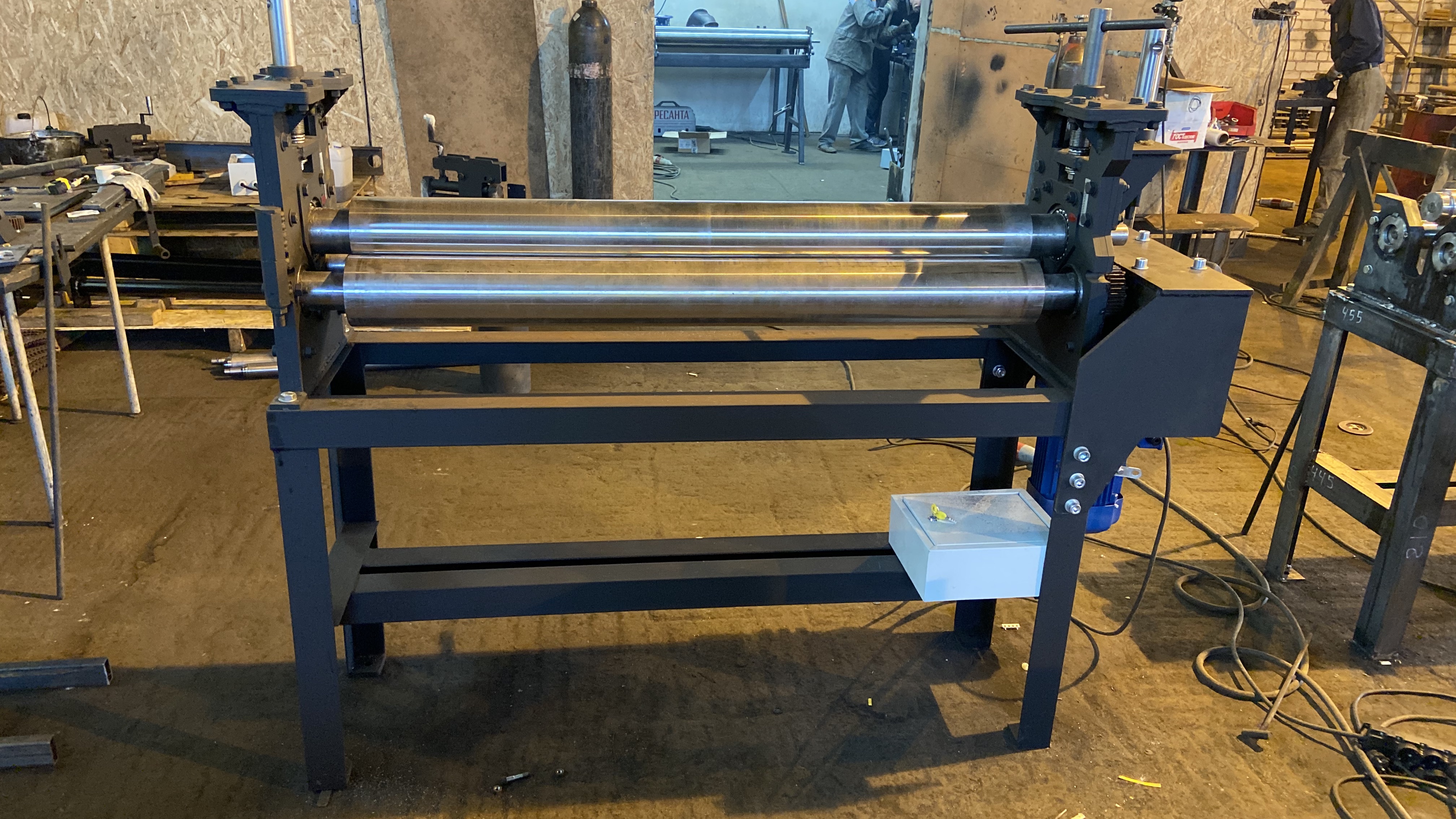 Вальцовочный станок трехвалковый электро RME-1500x2mm