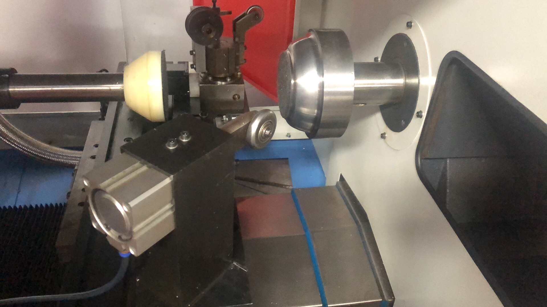 Давильно-раскатной станок с ЧПУ D-650 CNC